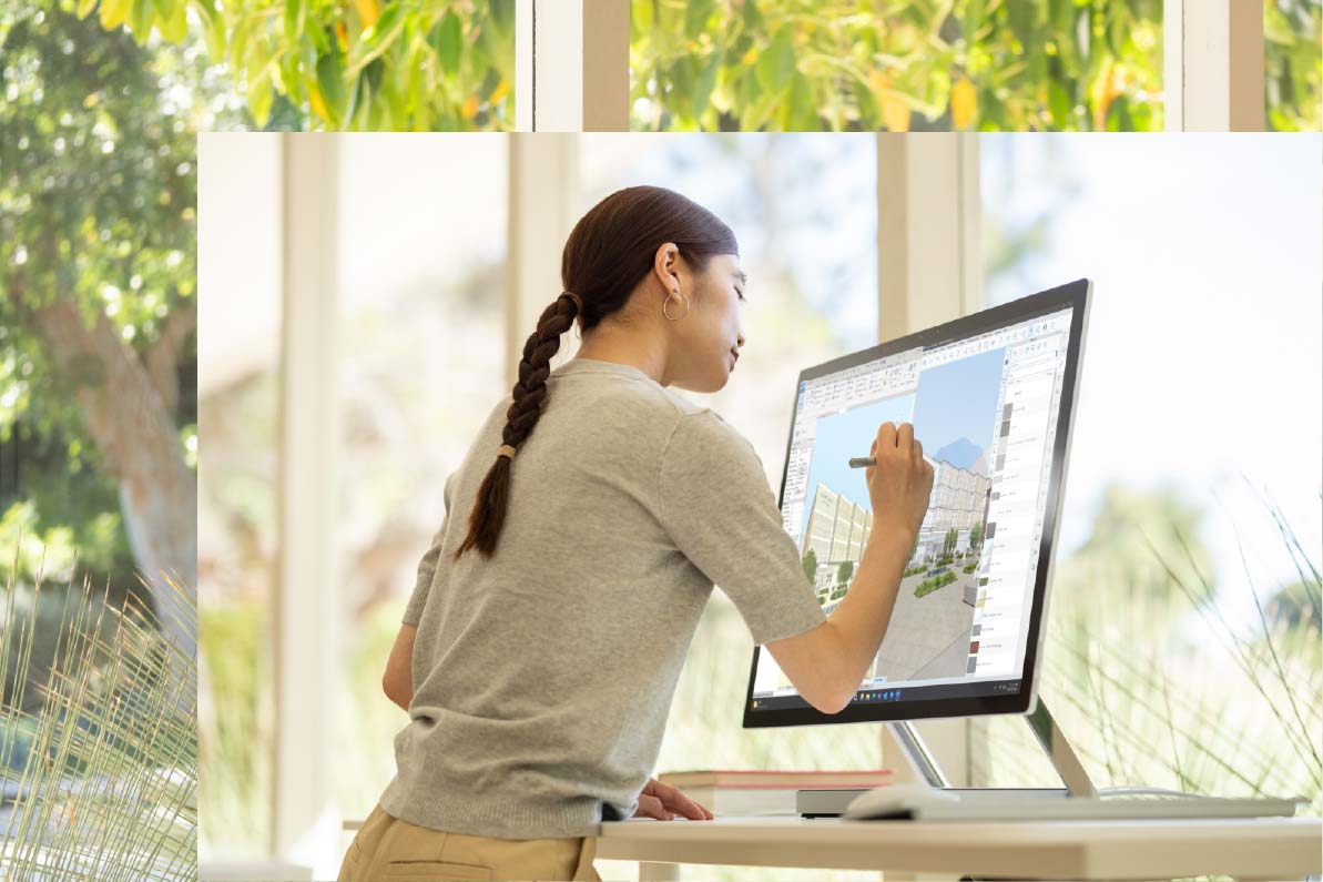 用户使用Surface 触控笔在Surface Studio 2+上批注