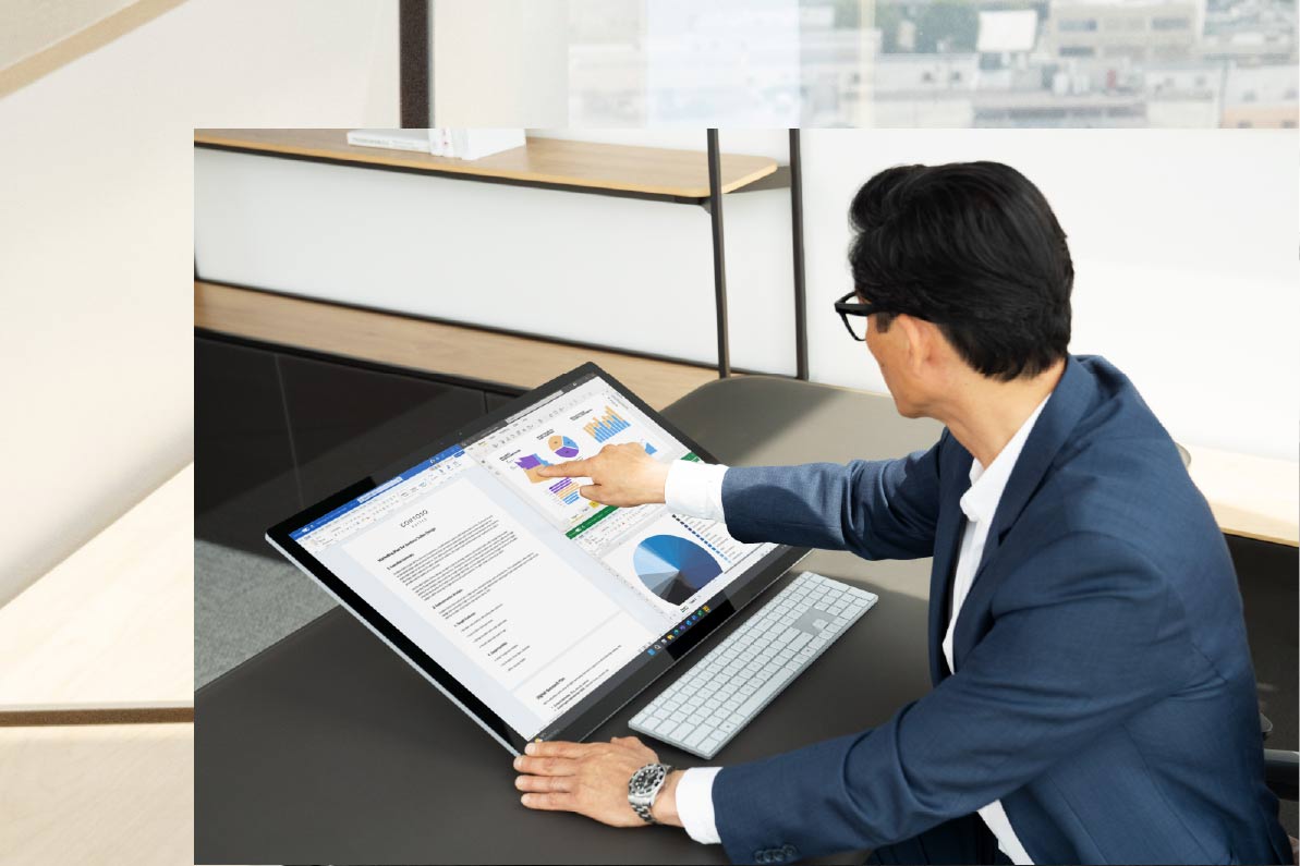 用户调整Surface Studio 2+至平板模式使用Office办公软件