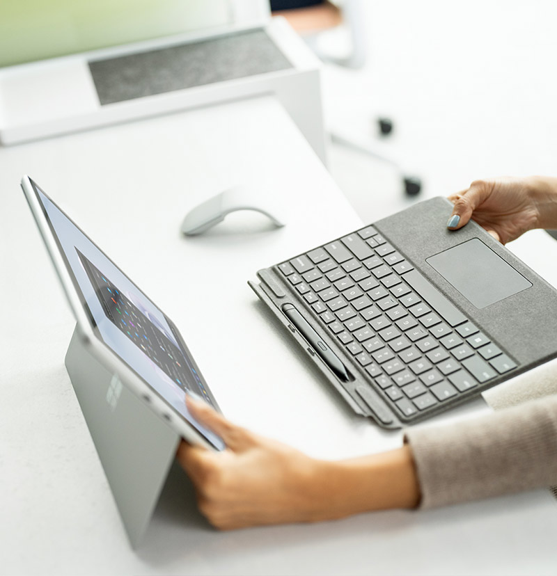 可分离Surface Pro 9商用版与键盘