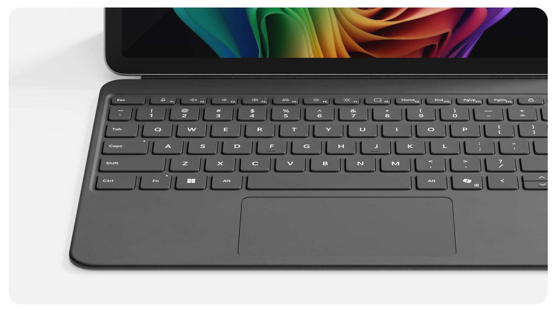 Surface Pro 12 英寸键盘盖触控板的特写视图,该触控板支持自适应触控模式。
