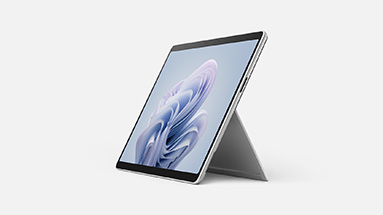 一台 Surface Pro 10 商用版侧面图